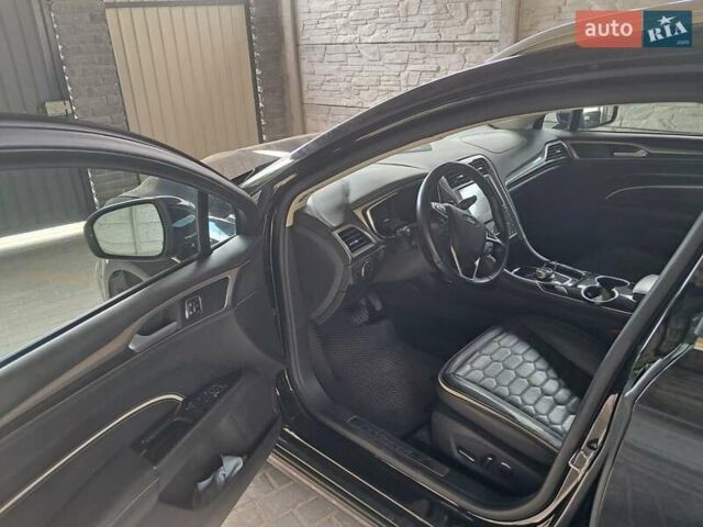 Черный Форд Мондео, объемом двигателя 2 л и пробегом 180 тыс. км за 15000 $, фото 7 на Automoto.ua