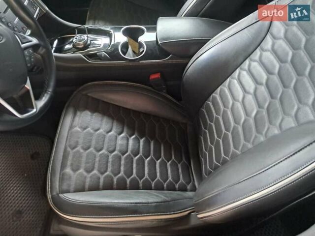 Черный Форд Мондео, объемом двигателя 2 л и пробегом 180 тыс. км за 15000 $, фото 8 на Automoto.ua