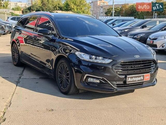 Черный Форд Мондео, объемом двигателя 2 л и пробегом 305 тыс. км за 14830 $, фото 5 на Automoto.ua