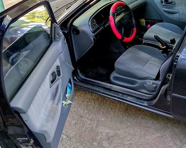 Чорний Форд Мондео, об'ємом двигуна 1.8 л та пробігом 390 тис. км за 2700 $, фото 4 на Automoto.ua