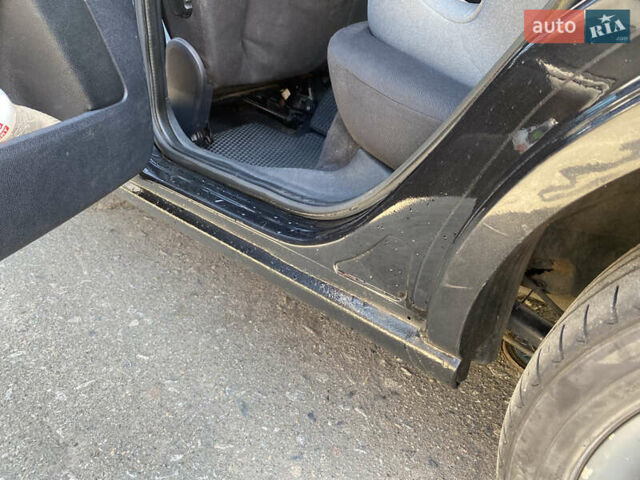 Форд Мондео 2004 в Киеве на Automoto.ua Черный Форд Мондео, объемом двигателя 2 л и пробегом 255 тыс. км за 4100 $, фото 10 на Automoto.ua