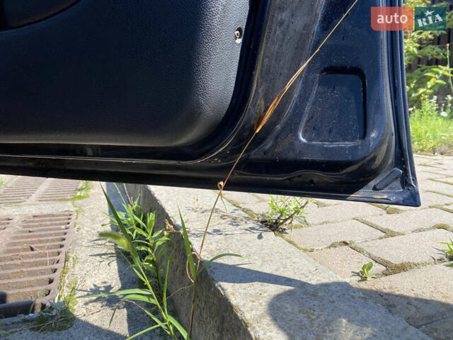 Форд Мондео 2004 в Киеве на Automoto.ua Черный Форд Мондео, объемом двигателя 2 л и пробегом 255 тыс. км за 4100 $, фото 15 на Automoto.ua