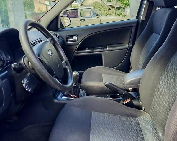 Черный Форд Мондео, объемом двигателя 2 л и пробегом 323 тыс. км за 3000 $, фото 5 на Automoto.ua