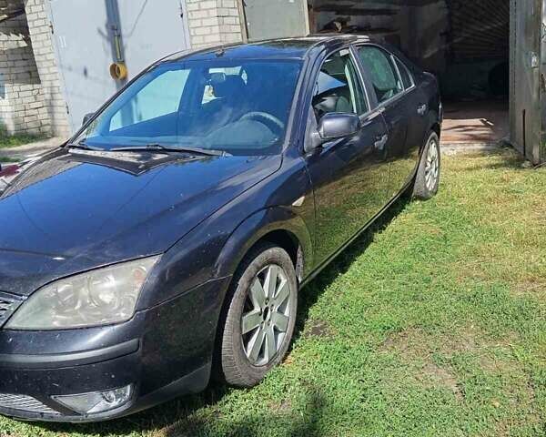 Черный Форд Мондео, объемом двигателя 2 л и пробегом 323 тыс. км за 3000 $, фото 3 на Automoto.ua