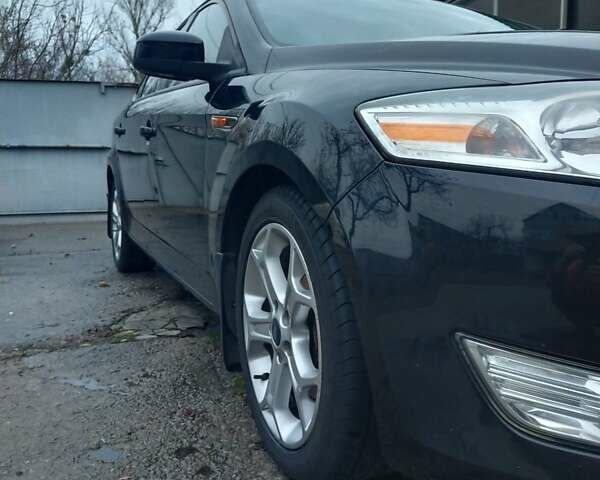 Черный Форд Мондео, объемом двигателя 1.8 л и пробегом 170 тыс. км за 5350 $, фото 6 на Automoto.ua