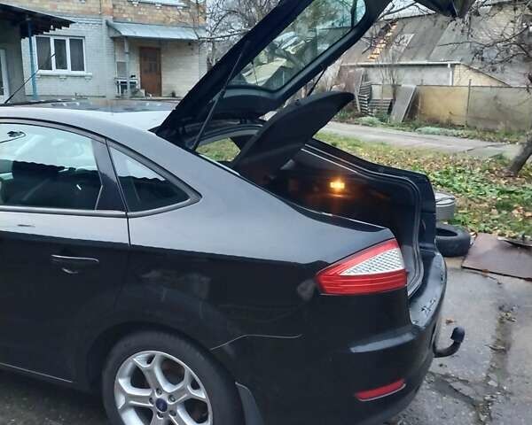 Черный Форд Мондео, объемом двигателя 1.8 л и пробегом 170 тыс. км за 5350 $, фото 8 на Automoto.ua