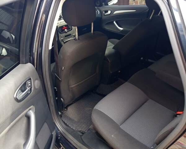 Чорний Форд Мондео, об'ємом двигуна 1.6 л та пробігом 230 тис. км за 5800 $, фото 8 на Automoto.ua