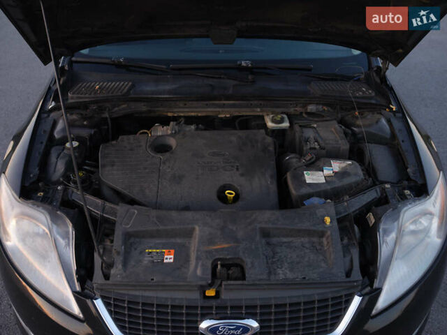 Черный Форд Мондео, объемом двигателя 1.75 л и пробегом 410 тыс. км за 5700 $, фото 25 на Automoto.ua