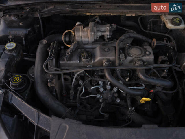 Черный Форд Мондео, объемом двигателя 1.75 л и пробегом 410 тыс. км за 5700 $, фото 26 на Automoto.ua