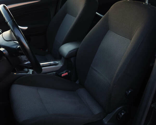 Черный Форд Мондео, объемом двигателя 1.75 л и пробегом 410 тыс. км за 5700 $, фото 17 на Automoto.ua