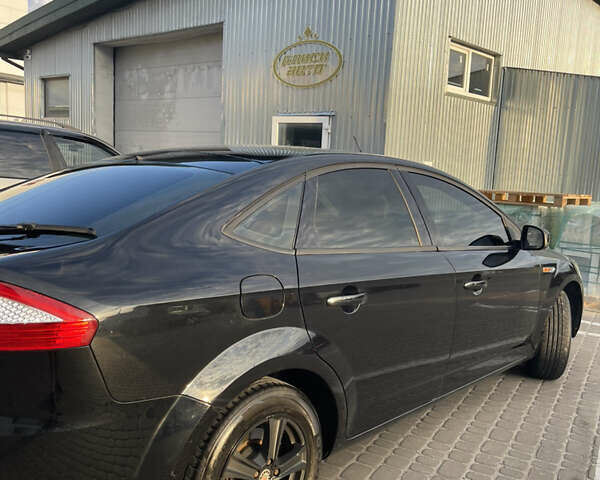 Чорний Форд Мондео, об'ємом двигуна 1.6 л та пробігом 225 тис. км за 5400 $, фото 6 на Automoto.ua