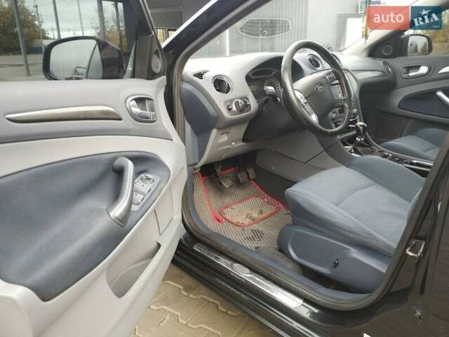 Чорний Форд Мондео, об'ємом двигуна 1.75 л та пробігом 300 тис. км за 5500 $, фото 5 на Automoto.ua