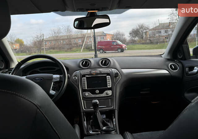 Чорний Форд Мондео, об'ємом двигуна 2 л та пробігом 204 тис. км за 6999 $, фото 36 на Automoto.ua