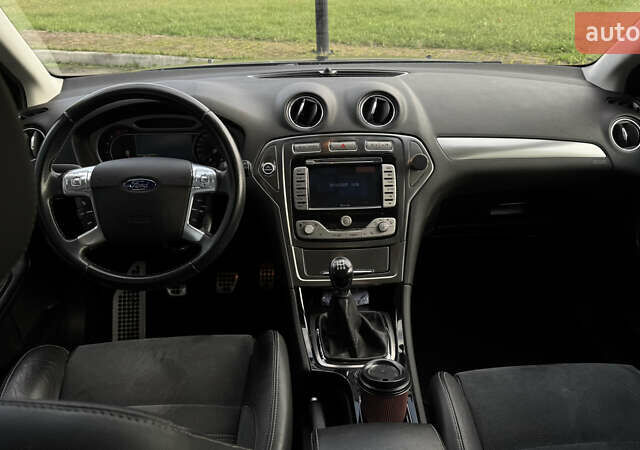 Чорний Форд Мондео, об'ємом двигуна 2 л та пробігом 204 тис. км за 6999 $, фото 41 на Automoto.ua