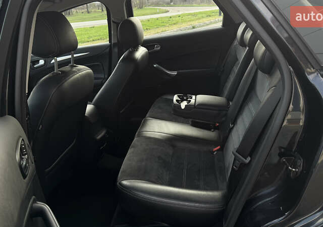 Чорний Форд Мондео, об'ємом двигуна 2 л та пробігом 204 тис. км за 6999 $, фото 38 на Automoto.ua