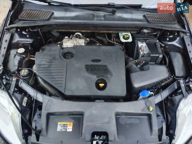 Черный Форд Мондео, объемом двигателя 1.8 л и пробегом 170 тыс. км за 5350 $, фото 17 на Automoto.ua