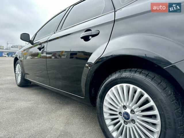 Чорний Форд Мондео, об'ємом двигуна 2 л та пробігом 266 тис. км за 6499 $, фото 13 на Automoto.ua