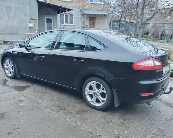 Черный Форд Мондео, объемом двигателя 1.8 л и пробегом 170 тыс. км за 5350 $, фото 3 на Automoto.ua