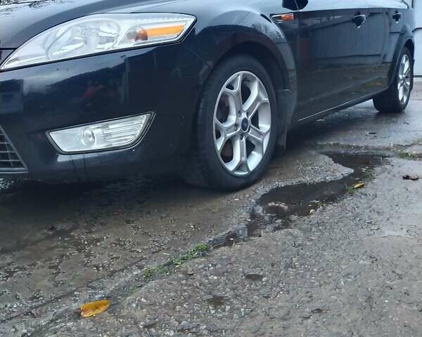 Черный Форд Мондео, объемом двигателя 1.8 л и пробегом 170 тыс. км за 5350 $, фото 2 на Automoto.ua