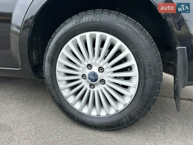 Чорний Форд Мондео, об'ємом двигуна 2 л та пробігом 266 тис. км за 6499 $, фото 15 на Automoto.ua