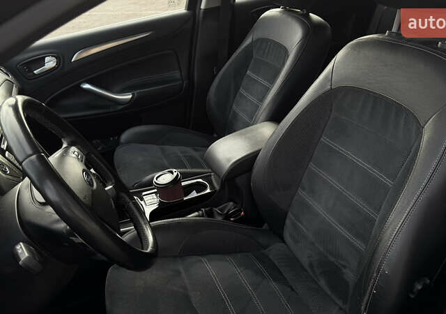 Чорний Форд Мондео, об'ємом двигуна 2 л та пробігом 204 тис. км за 6999 $, фото 31 на Automoto.ua