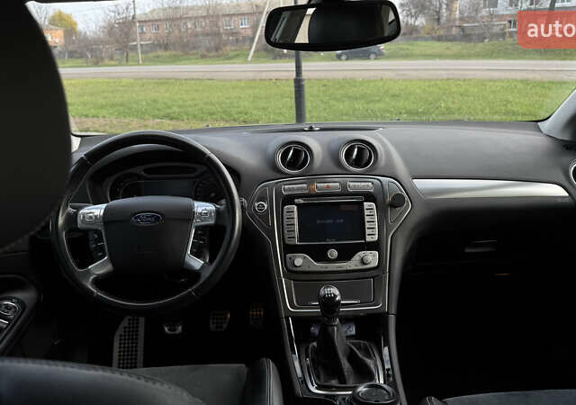 Чорний Форд Мондео, об'ємом двигуна 2 л та пробігом 204 тис. км за 6999 $, фото 40 на Automoto.ua