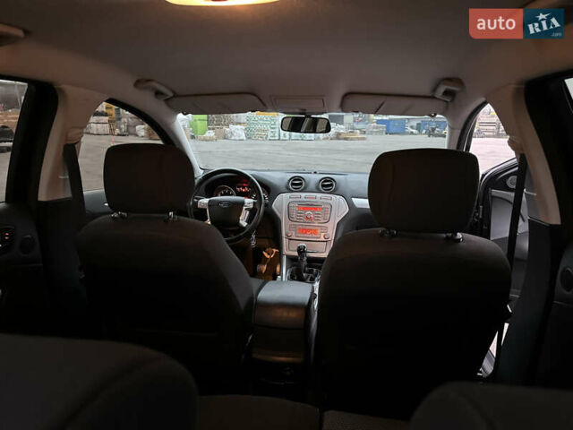 Чорний Форд Мондео, об'ємом двигуна 2 л та пробігом 266 тис. км за 6499 $, фото 36 на Automoto.ua