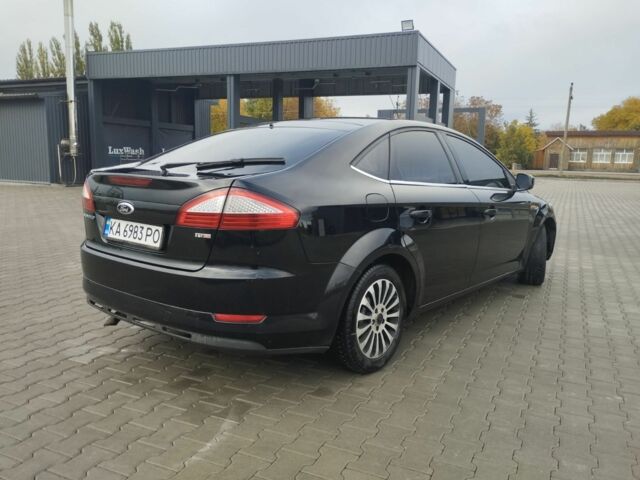 Чорний Форд Мондео, об'ємом двигуна 1.8 л та пробігом 300 тис. км за 5500 $, фото 1 на Automoto.ua