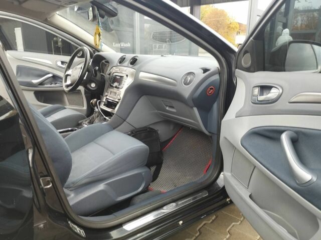 Чорний Форд Мондео, об'ємом двигуна 1.8 л та пробігом 300 тис. км за 5500 $, фото 5 на Automoto.ua