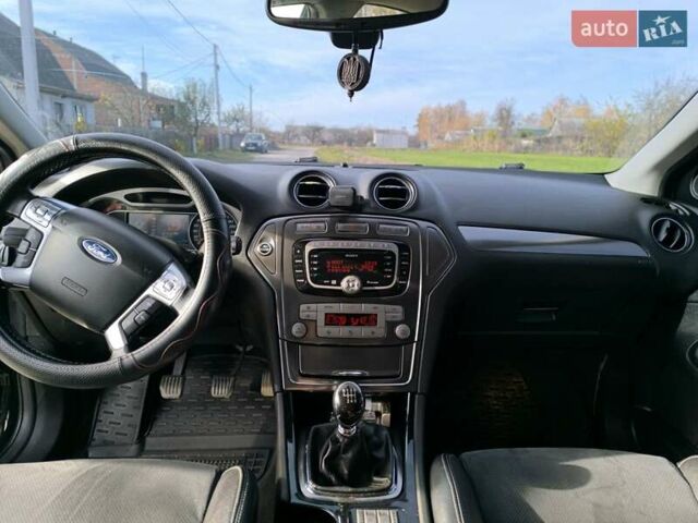 Черный Форд Мондео, объемом двигателя 1.75 л и пробегом 287 тыс. км за 8350 $, фото 11 на Automoto.ua