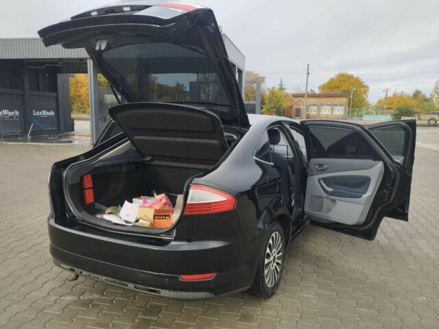 Чорний Форд Мондео, об'ємом двигуна 1.8 л та пробігом 300 тис. км за 5500 $, фото 9 на Automoto.ua