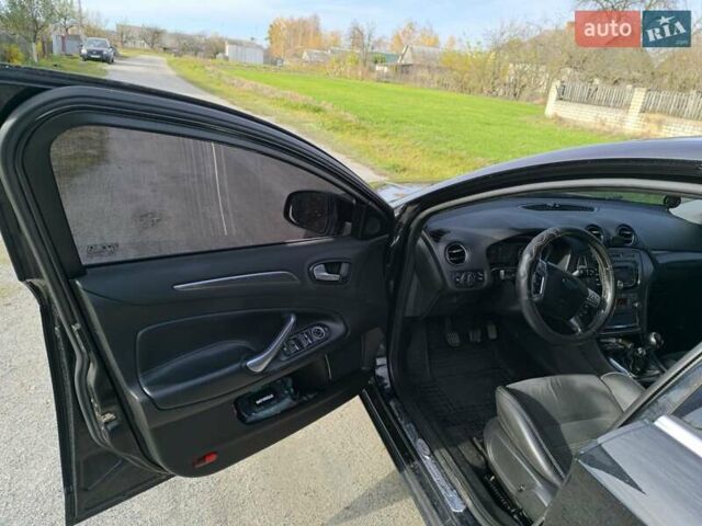 Черный Форд Мондео, объемом двигателя 1.75 л и пробегом 287 тыс. км за 8350 $, фото 3 на Automoto.ua