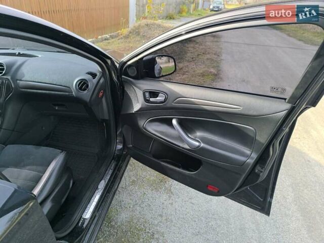 Черный Форд Мондео, объемом двигателя 1.75 л и пробегом 287 тыс. км за 8350 $, фото 14 на Automoto.ua