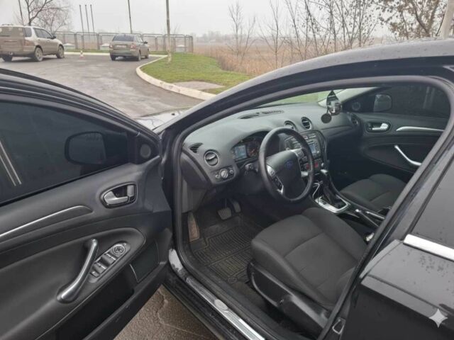 Черный Форд Мондео, объемом двигателя 2 л и пробегом 292 тыс. км за 6800 $, фото 5 на Automoto.ua