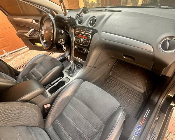 Форд Мондео 2011 в Черновцах на Automoto.ua Черный Форд Мондео, объемом двигателя 2 л и пробегом 233 тыс. км за 8500 $, фото 6 на Automoto.ua