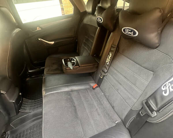 Форд Мондео 2011 в Черновцах на Automoto.ua Черный Форд Мондео, объемом двигателя 2 л и пробегом 233 тыс. км за 8500 $, фото 10 на Automoto.ua