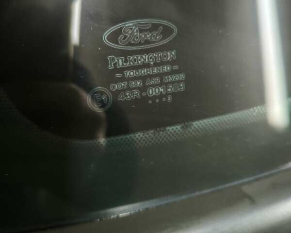 Чорний Форд Мондео, об'ємом двигуна 2 л та пробігом 185 тис. км за 8999 $, фото 18 на Automoto.ua