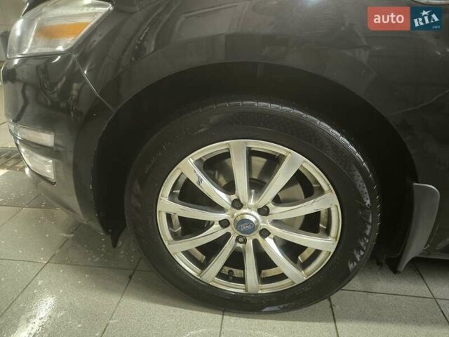 Чорний Форд Мондео, об'ємом двигуна 2 л та пробігом 185 тис. км за 8999 $, фото 7 на Automoto.ua