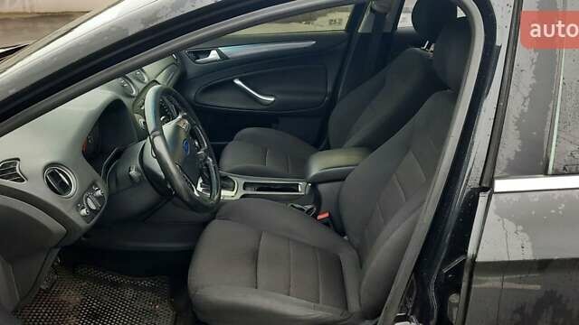 Черный Форд Мондео, объемом двигателя 2 л и пробегом 272 тыс. км за 7500 $, фото 6 на Automoto.ua