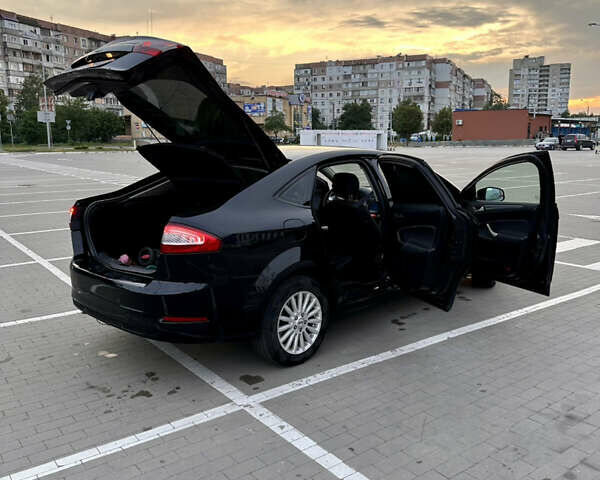 Чорний Форд Мондео, об'ємом двигуна 2 л та пробігом 269 тис. км за 8300 $, фото 12 на Automoto.ua