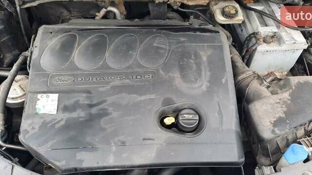 Черный Форд Мондео, объемом двигателя 2 л и пробегом 272 тыс. км за 7500 $, фото 10 на Automoto.ua