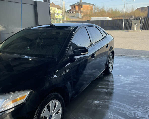 Черный Форд Мондео, объемом двигателя 1.56 л и пробегом 190 тыс. км за 9500 $, фото 5 на Automoto.ua