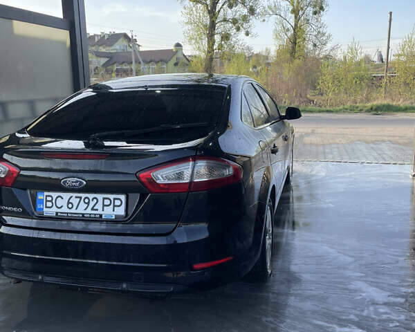 Черный Форд Мондео, объемом двигателя 1.56 л и пробегом 190 тыс. км за 9500 $, фото 3 на Automoto.ua