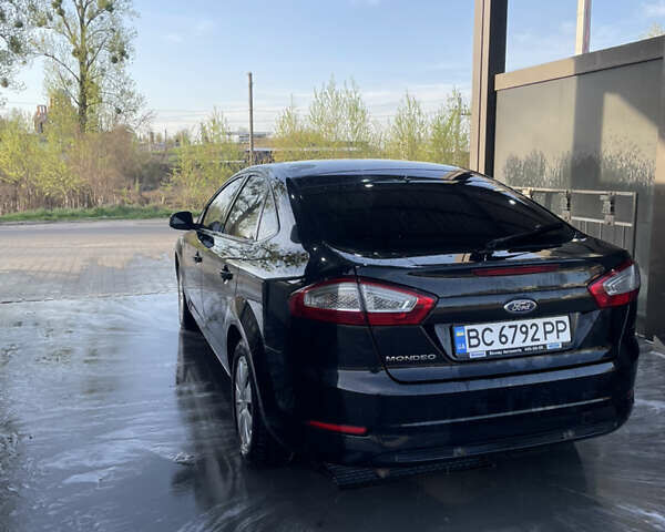Черный Форд Мондео, объемом двигателя 1.56 л и пробегом 190 тыс. км за 9500 $, фото 2 на Automoto.ua