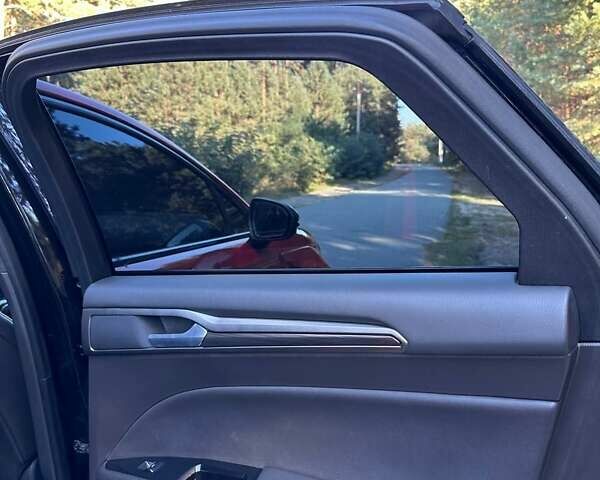 Черный Форд Мондео, объемом двигателя 2 л и пробегом 202 тыс. км за 18450 $, фото 71 на Automoto.ua