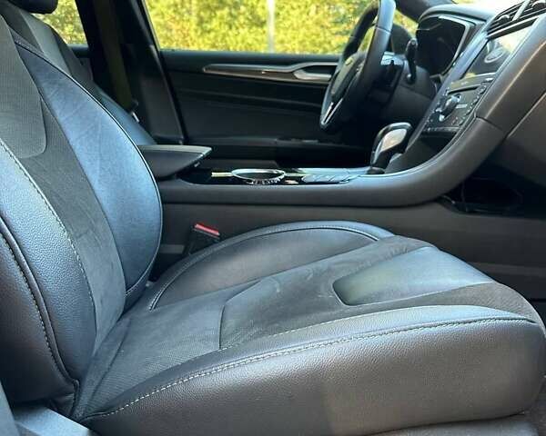 Черный Форд Мондео, объемом двигателя 2 л и пробегом 202 тыс. км за 18450 $, фото 83 на Automoto.ua