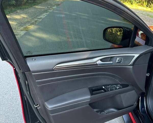 Черный Форд Мондео, объемом двигателя 2 л и пробегом 202 тыс. км за 18450 $, фото 53 на Automoto.ua