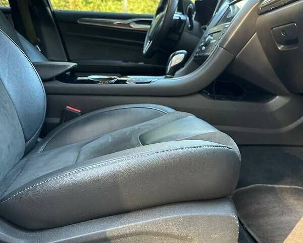 Черный Форд Мондео, объемом двигателя 2 л и пробегом 202 тыс. км за 18450 $, фото 82 на Automoto.ua