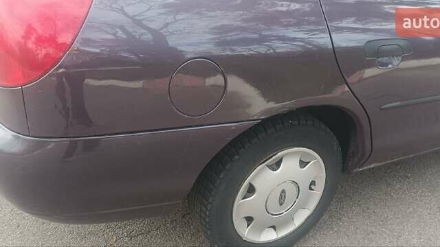 Фиолетовый Форд Мондео, объемом двигателя 1.6 л и пробегом 255 тыс. км за 2800 $, фото 9 на Automoto.ua