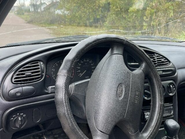 Фиолетовый Форд Мондео, объемом двигателя 1.6 л и пробегом 280 тыс. км за 1000 $, фото 9 на Automoto.ua